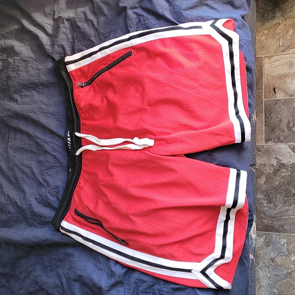 American eagle basketball shorts size large like new